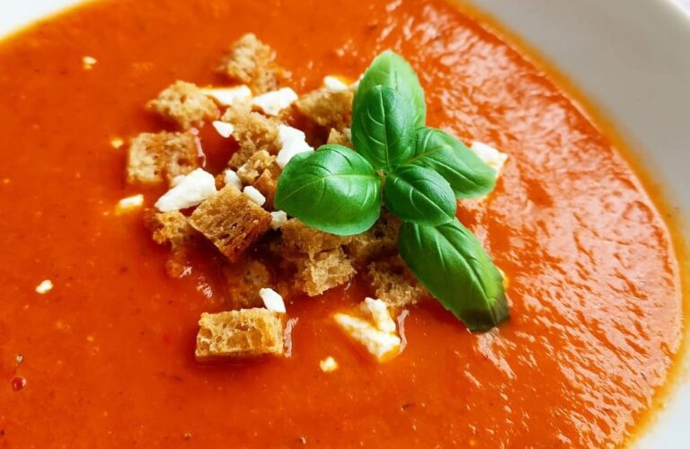 Crema de tomate (Cream of Tomato Soup)